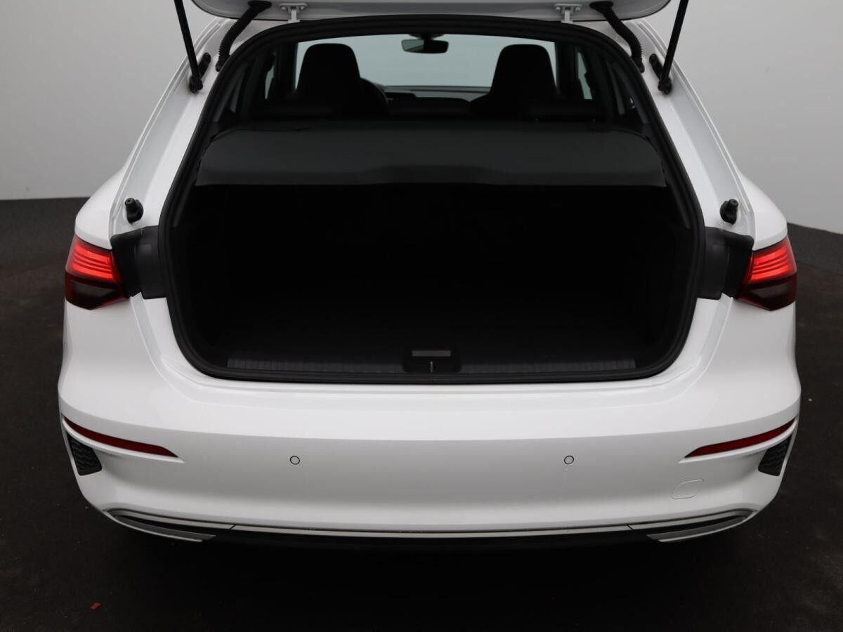 Audi A3 Sportback advanced 35TDI S-tronic / Navi, RFK