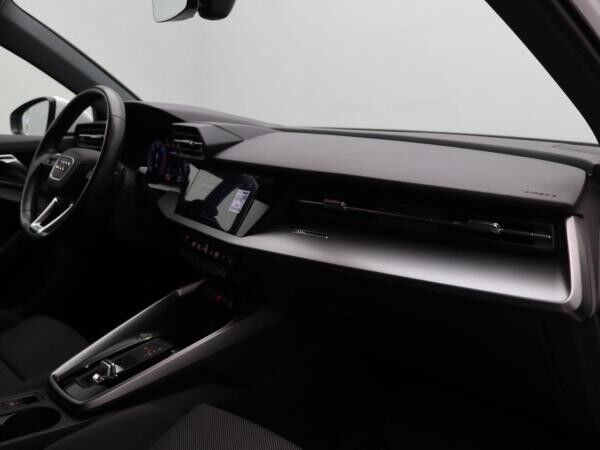 Audi A3 Sportback advanced 35TDI S-tronic / Navi, RFK