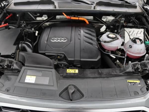 Audi Q5 S-Line 55 TFSIe quattro S-tronic / Pano, OLED