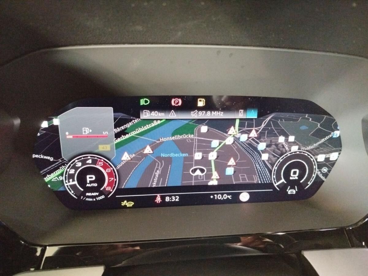 Audi RS3 Limousine quattro S tronic Matrix-LED Navi Sonos RS-Sportabgasanlage