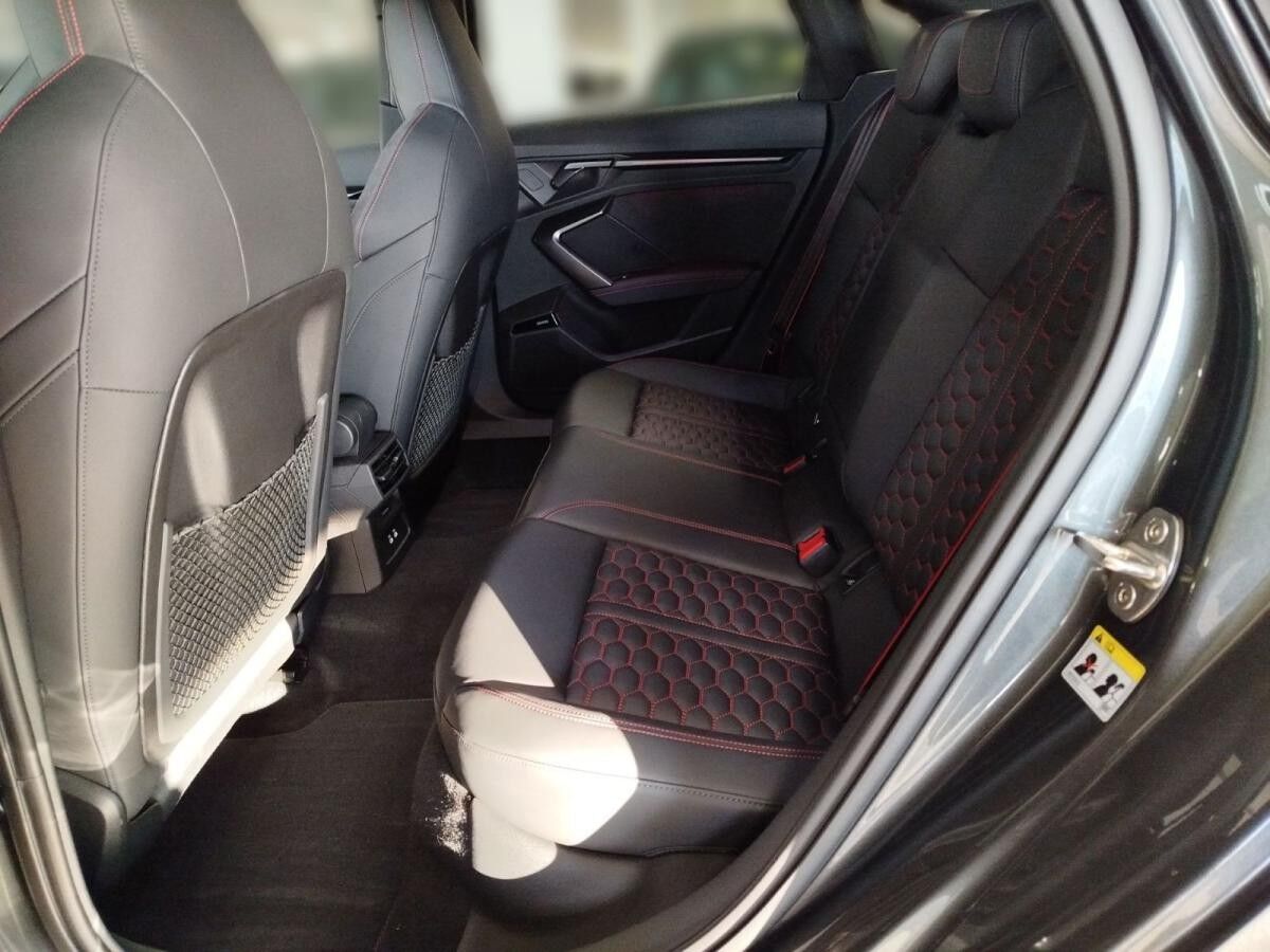 Audi RS3 Limousine quattro S tronic Matrix-LED Navi Sonos RS-Sportabgasanlage