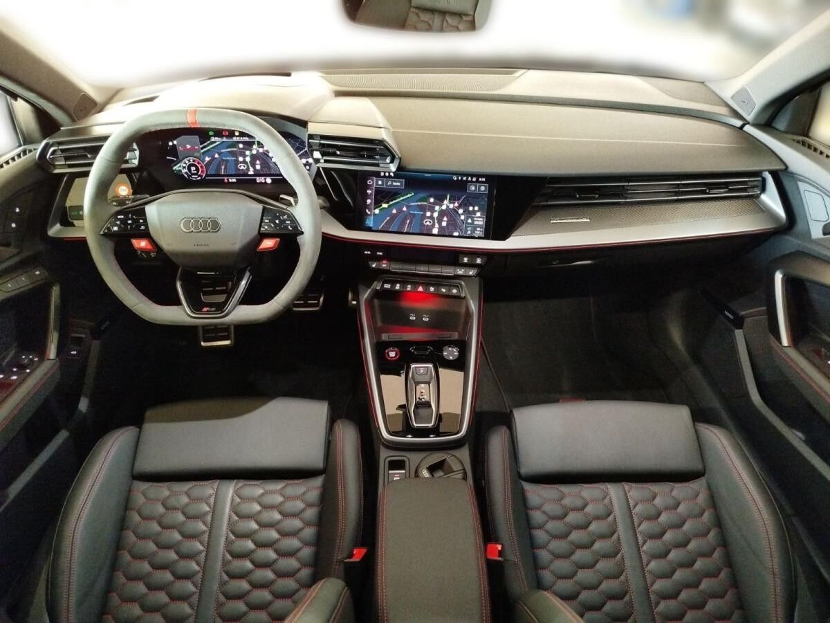 Audi RS3 Limousine quattro S tronic Matrix-LED Navi Sonos RS-Sportabgasanlage