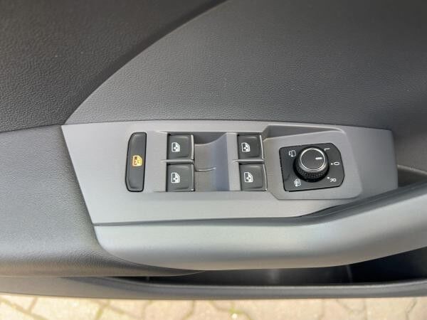 Volkswagen T-Cross 1.0 TSI Active KAMERA/SITZHZG./NAVI
