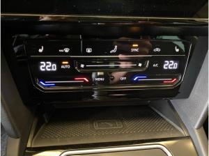 Volkswagen Passat Variant 2.0 TSI 4M Elegance*Leder*DCC*ACC