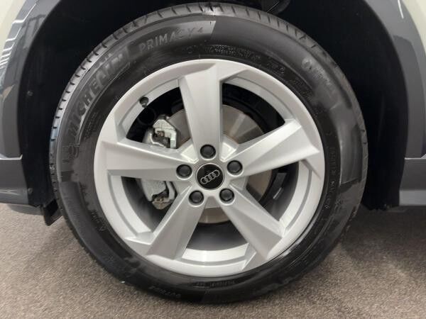 Audi Q2 S line 35 TFSI S tr. AHK NAVI LED VIRTUAL