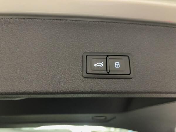 Audi Q2 S line 35 TFSI S tr. AHK NAVI LED VIRTUAL