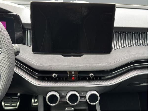 Skoda Superb Combi Sportline2,0 TDI 142kw AHZV, Canton, Assistenz Plus
