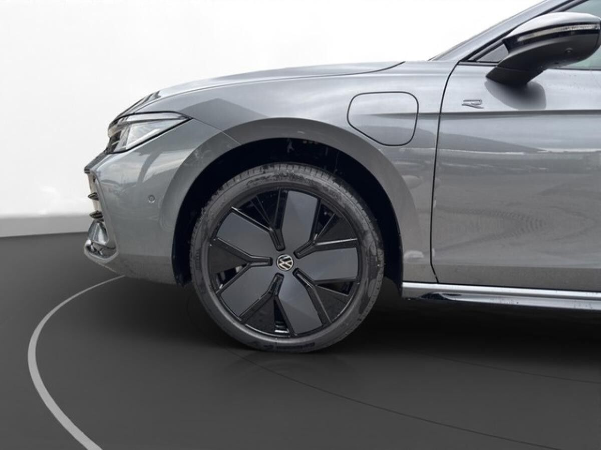 Volkswagen Passat 1.5 TSI eHybrid DSG R-Line BlackStyle | PANO | LEDER VARENNA | HARMAN KARDON
