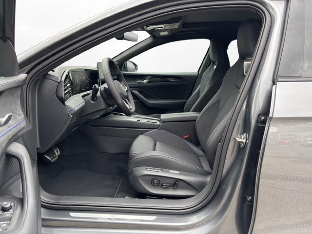 Volkswagen Passat 1.5 TSI eHybrid DSG R-Line BlackStyle | PANO | LEDER VARENNA | HARMAN KARDON
