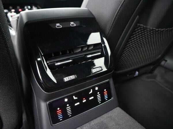 Audi A6 Avant TDI quattro S tronic S line*TECH*AHK*