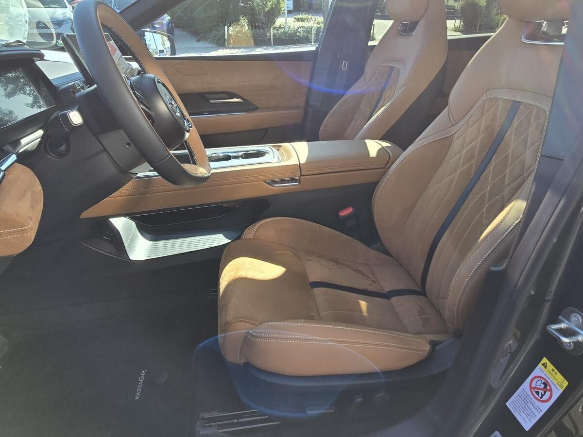 Mazda 6e 258ps RWD Takumi Plus / Beispiel Bilder der Farben