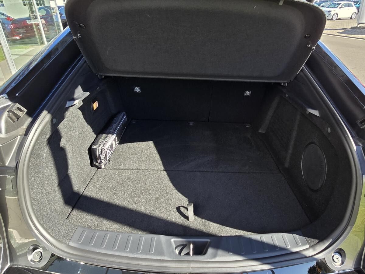 Mazda 6e 258 PS RWD Takumi 479km Reichweite/ Beispiel Farben