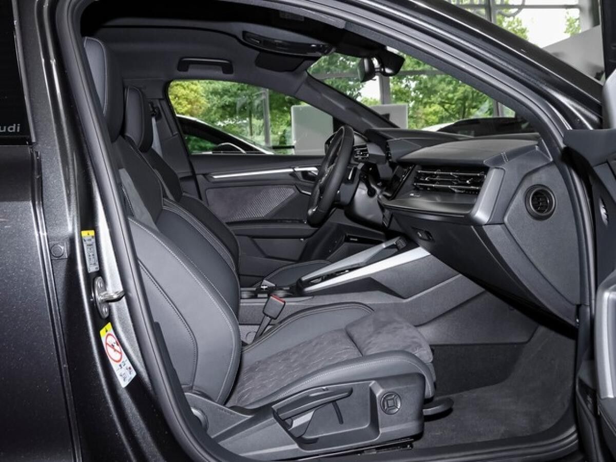 Audi A3 Sportback plug-in Hybrid S line ACC LED AHK Business Kamera Navi