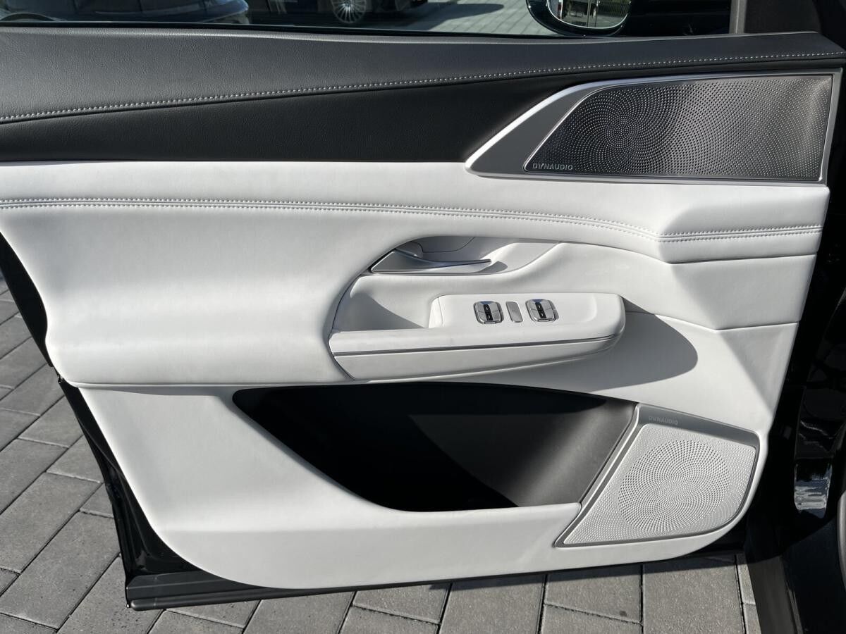 XPENG G9 AWD Performance MJ25 * Black Edition* AHZV *Premium Paket* Bestellfahrzeug in verschiedenen Innenfar