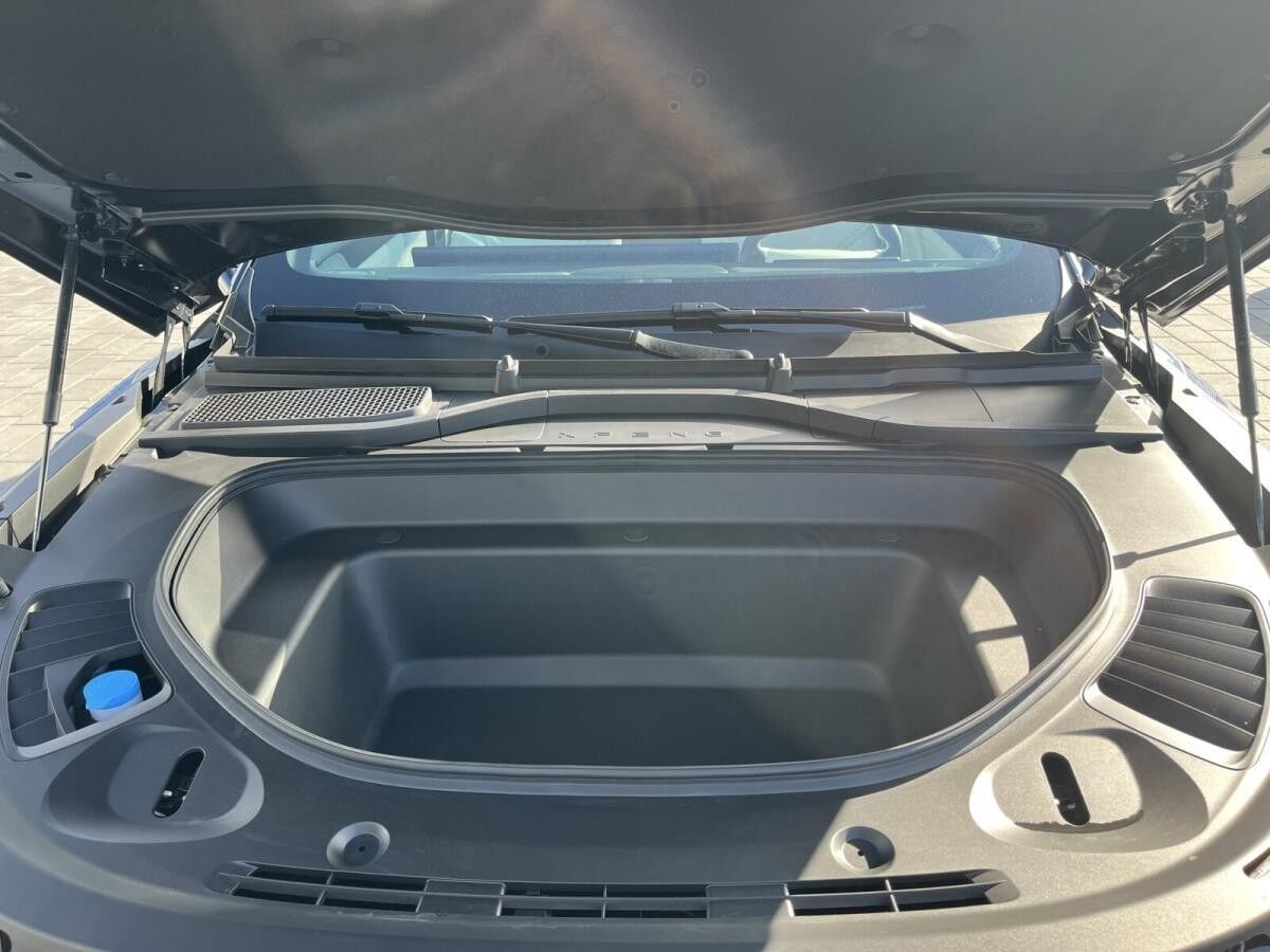 XPENG G9 AWD Performance MJ25 * Black Edition* AHZV *Premium Paket* Bestellfahrzeug in verschiedenen Innenfar