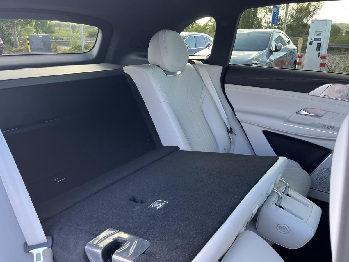 XPENG G9 AWD Performance MJ25 * Black Edition* AHZV *Premium Paket* Bestellfahrzeug in verschiedenen Innenfar