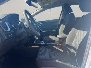 Kia Ceed 1.5 T-GDI DCT Spirit