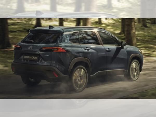 Toyota Corolla Cross NEUES Modell Teamplayer HYBRID ACC SHZ KAM TOTW