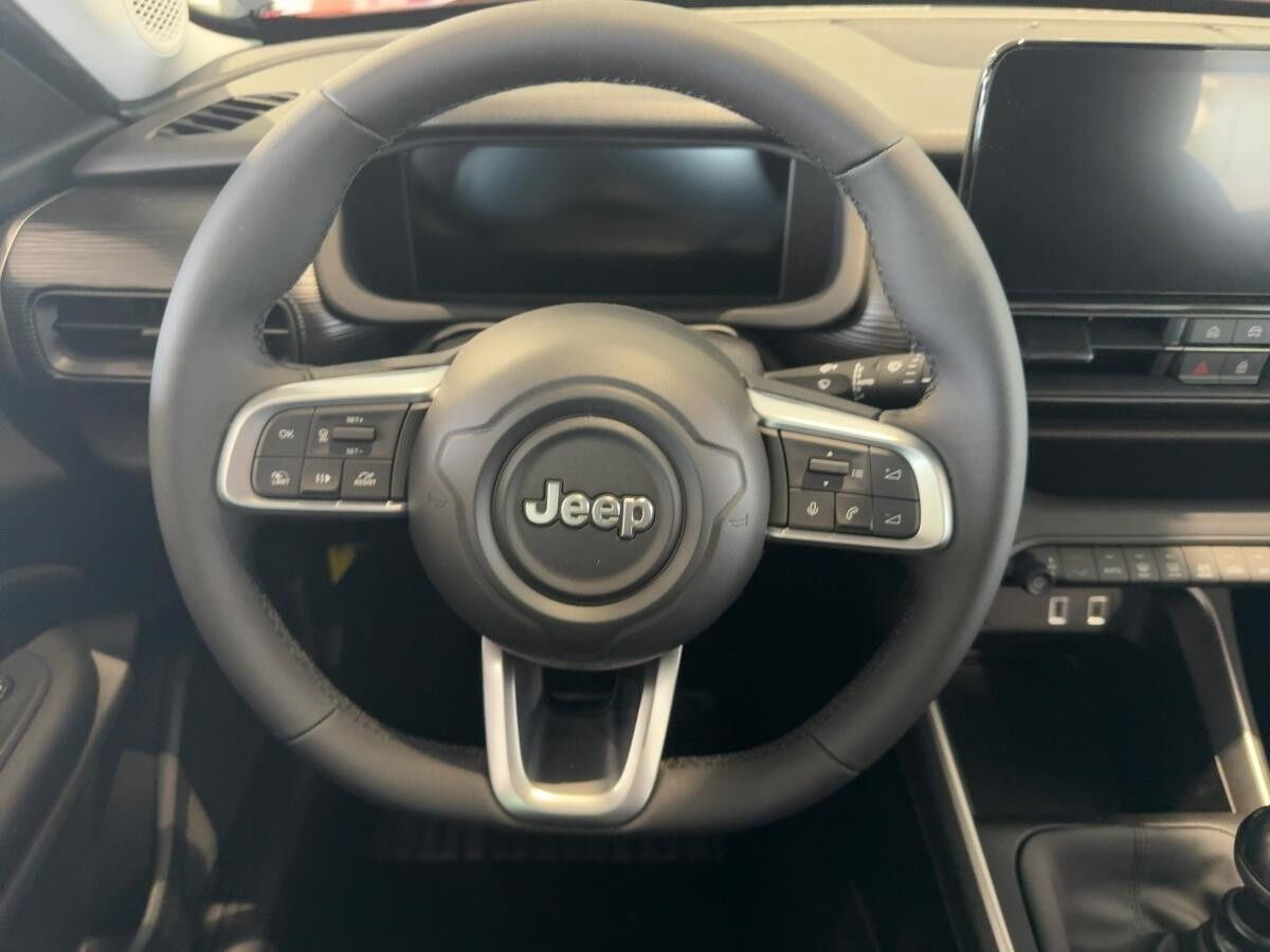 Jeep Avenger Altitude 1.2 GSE 17-Zoll Allwetter/Winterpaket