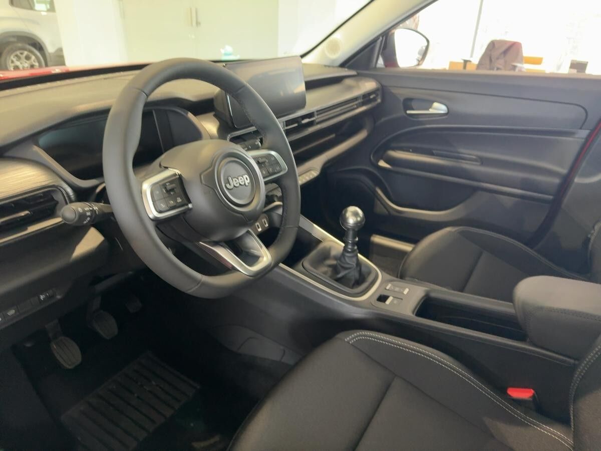 Jeep Avenger Altitude 1.2 GSE 17-Zoll Allwetter/Winterpaket