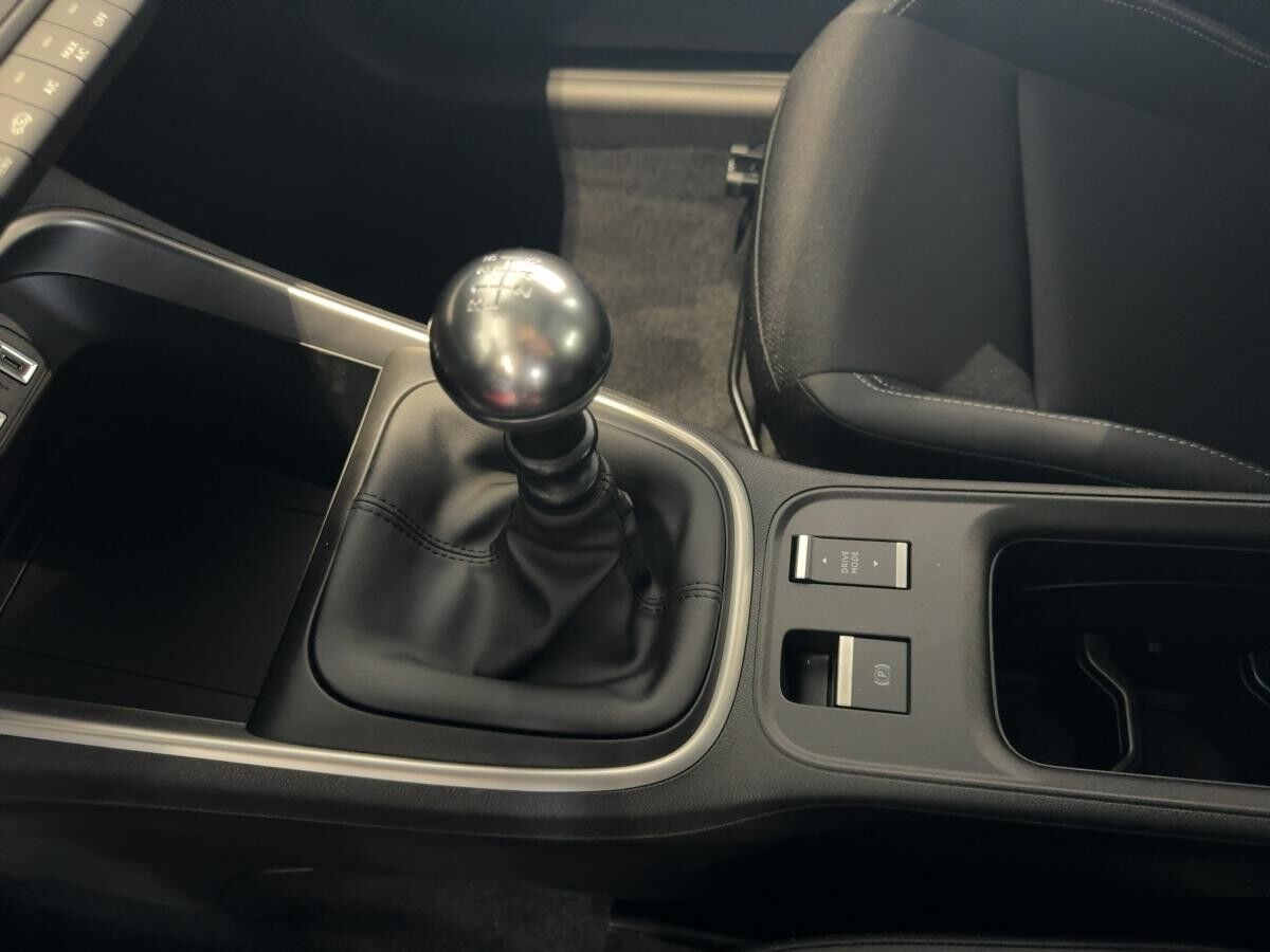 Jeep Avenger Altitude 1.2 GSE 17-Zoll Allwetter/Winterpaket