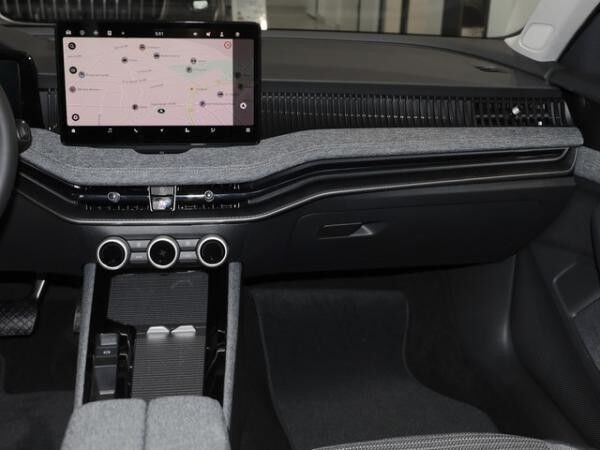 Skoda Superb Combi Selection 2,0 TDI DSG