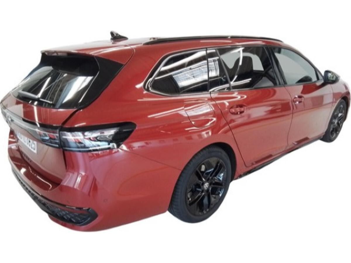 Volkswagen Passat Variant R-Line 2.0 TSI DSG 4M AHK STANDHZ Volkswagen Passat Variant R-Line 2.0 TSI DSG 4M AHK STANDHZ