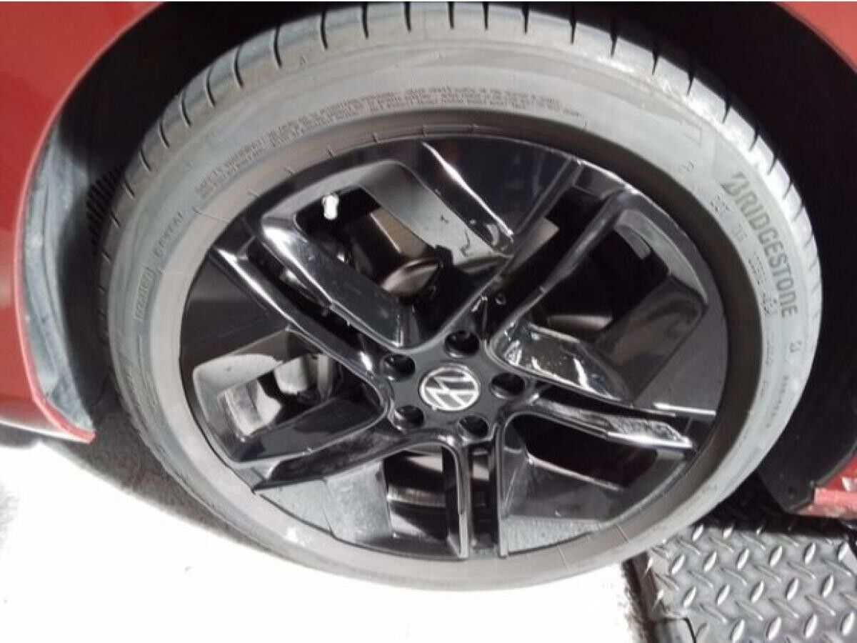 Volkswagen Passat Variant R-Line 2.0 TSI DSG 4M AHK STANDHZ Volkswagen Passat Variant R-Line 2.0 TSI DSG 4M AHK STANDHZ