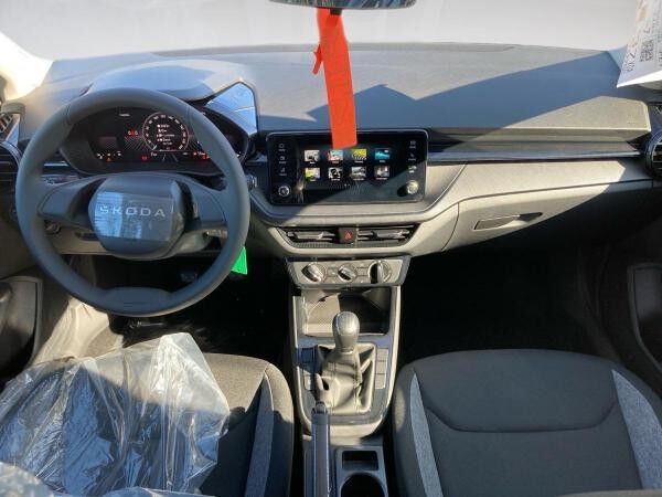 Skoda Fabia Essence 1.0TSI LED.SHZ.PDC.BergA.Swing.BT.2xUSB.DAB