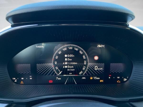 Skoda Fabia Essence 1.0TSI LED.SHZ.PDC.BergA.Swing.BT.2xUSB.DAB