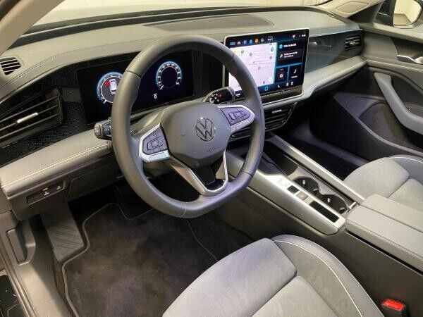 Volkswagen Passat Variant 1.5 eTSI 110 kW Business DSG - LED SHZ AHK Area View Navi IQ Drive DAB+ App-Connect LM