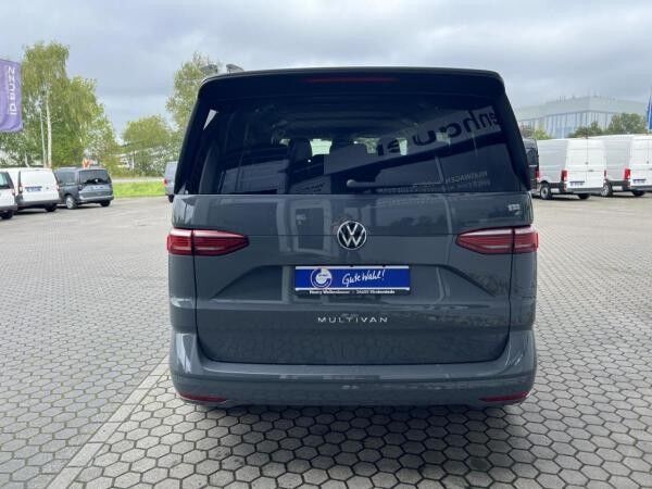 Volkswagen Multivan Motor: 2,0 l TDI SCR Getriebe: 7-Gang-Doppelkupplungsgetriebe Radstand: 3124 mm KÜ kurzer Überhang