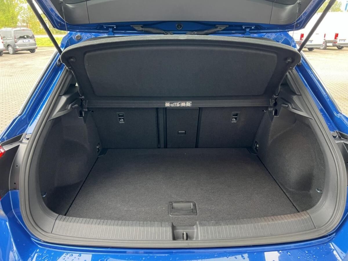 Volkswagen T-Roc 1.5 TSI Sport SHZ+PDC+KLIMA+LED+CARPLAY