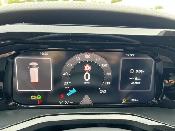 Volkswagen Multivan Motor: 2,0 l TDI SCR Getriebe: 7-Gang-Doppelkupplungsgetriebe Radstand: 3124 mm KÜ kurzer Überhang
