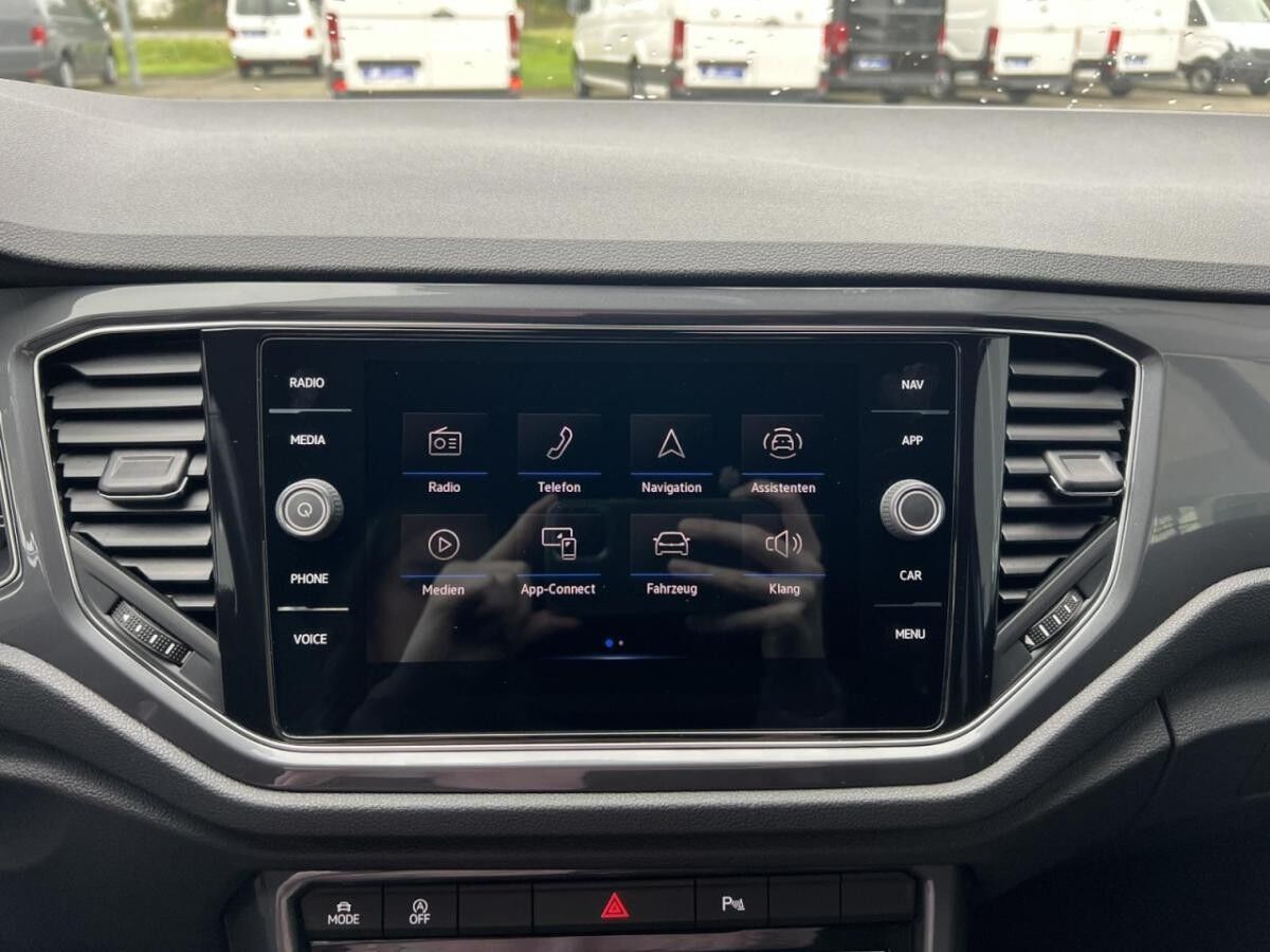 Volkswagen T-Roc 1.5 TSI Sport SHZ+PDC+KLIMA+LED+CARPLAY