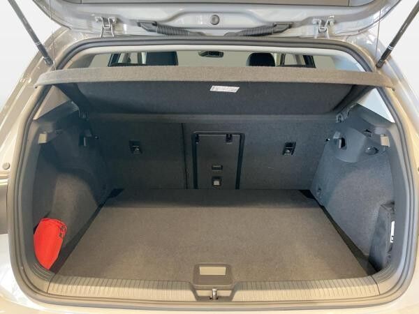 Volkswagen Golf VIII Move 1.0 TSI ACC DynLicht. LED