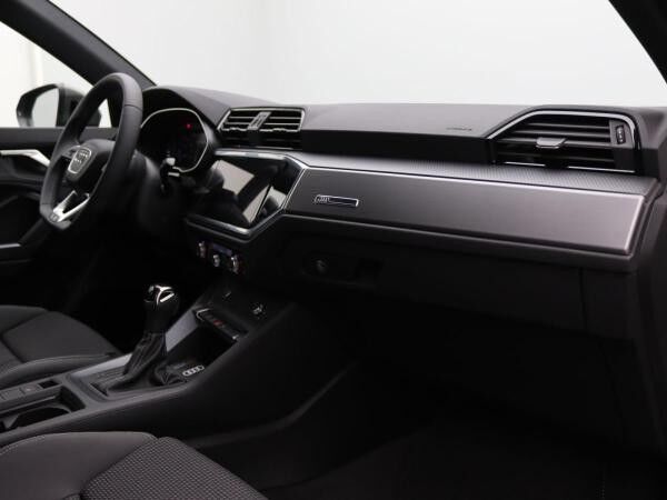 Audi Q3 S-line 35 TFSI S-tronic | Pano,AHK,RKamera