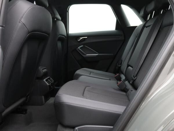Audi Q3 S-line 35 TFSI S-tronic | Pano,AHK,RKamera