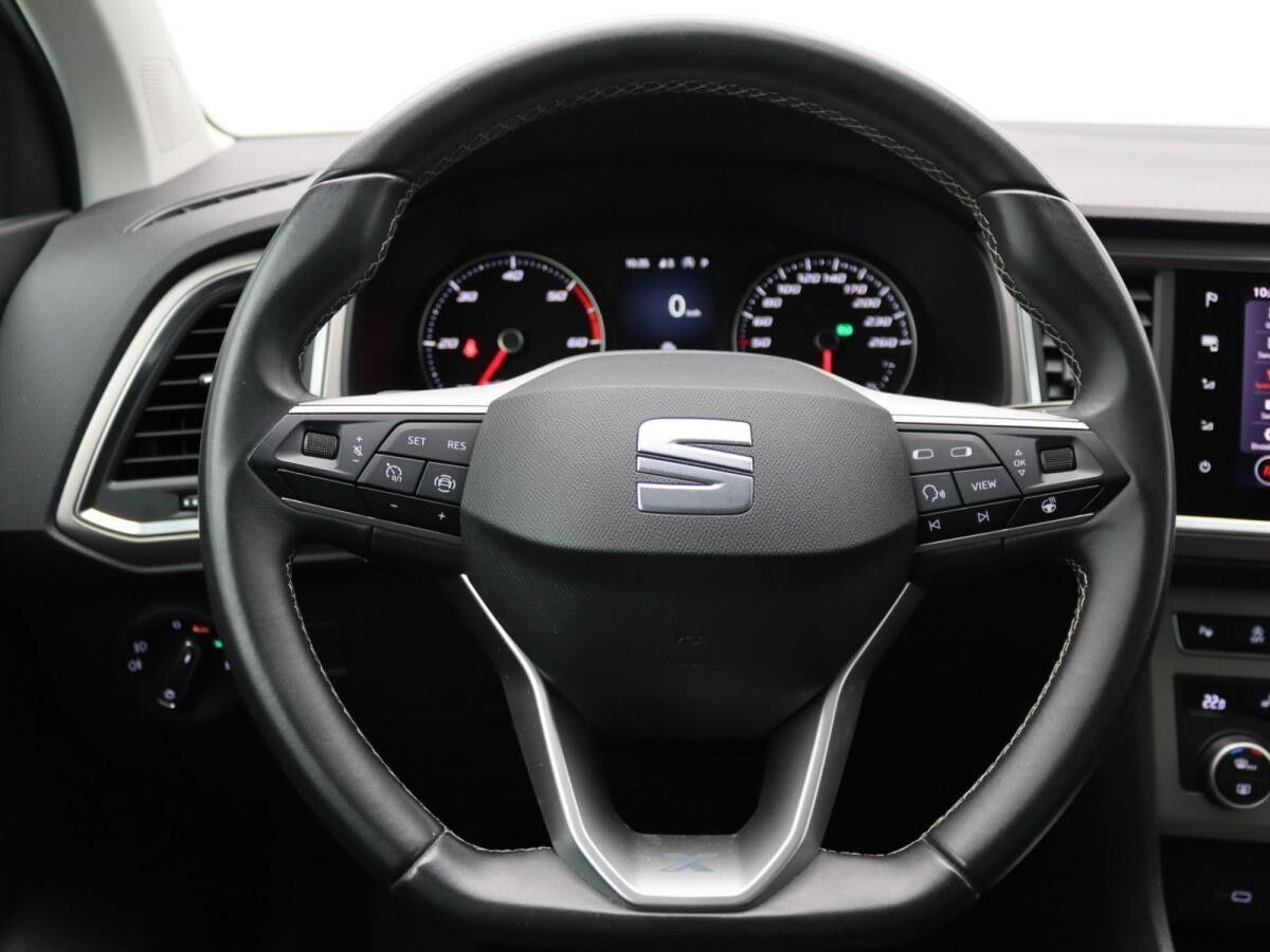 Seat Ateca Xperience 2.0 TDI DSG / Navi, Beats, AHK