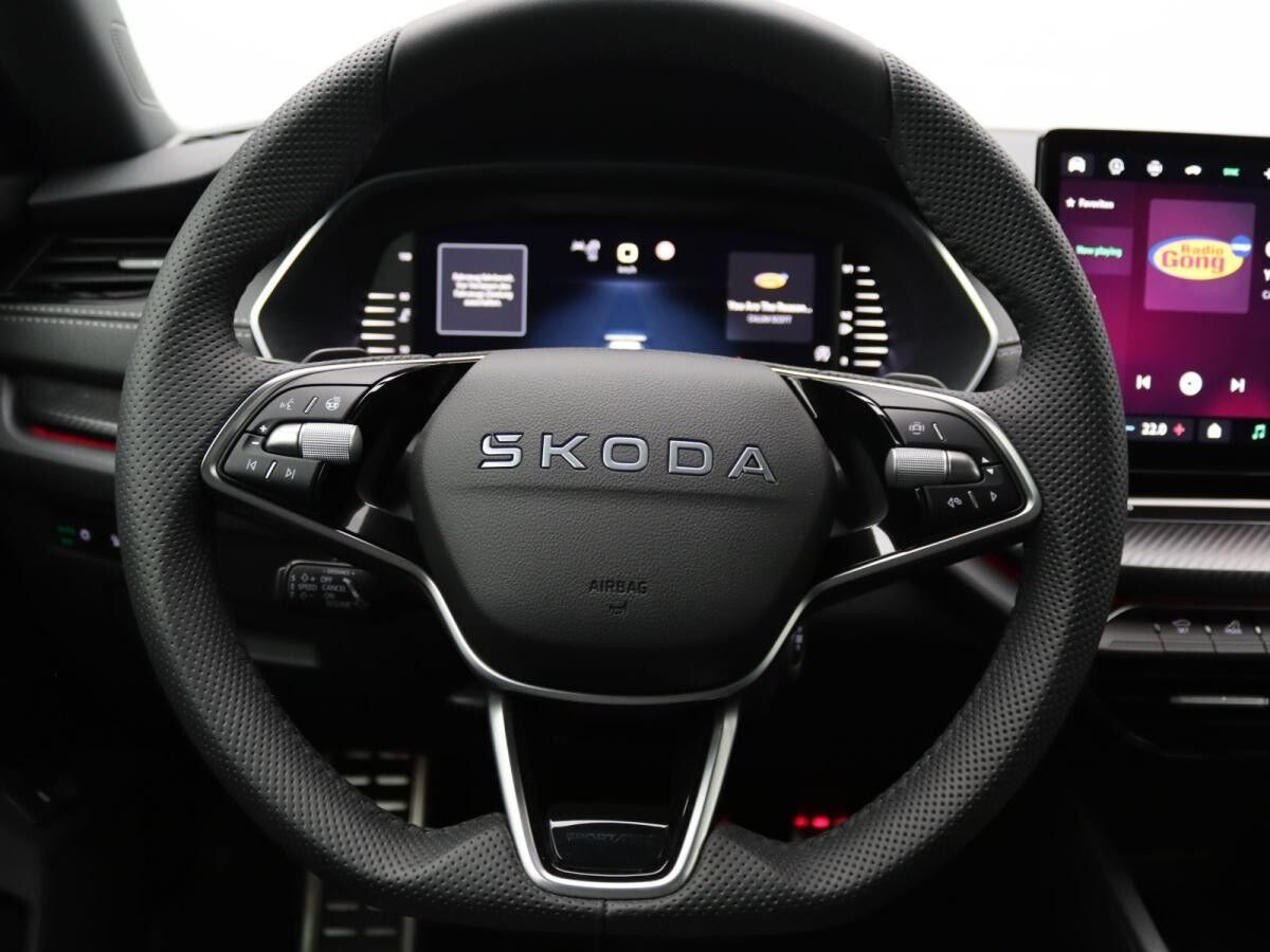 Skoda Octavia Combi Sportline 2.0 TSI 4x4 DSG / Matrix