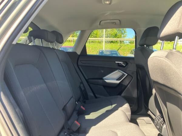 Audi Q3 advanced 35 TFSI S-tronic / Connect, AHK, ACC