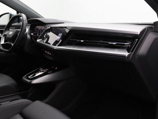 Audi Q4 e-tron 40 advanced / AR-HuD, Matrix, MMI-Navi