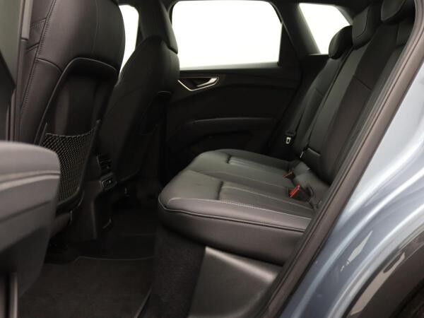 Audi Q4 e-tron 40 advanced / AR-HuD, Matrix, MMI-Navi