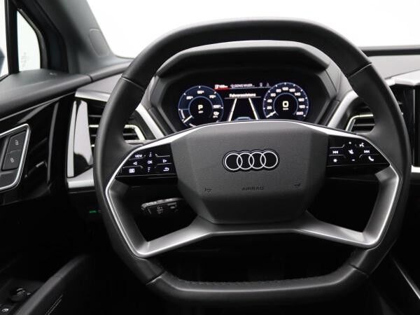 Audi Q4 e-tron 40 advanced / AR-HuD, Matrix, MMI-Navi