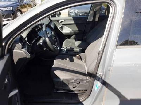 Audi Q3 35 TFSI S-tronic / MMI-Navi+, LED, RFK, ACC