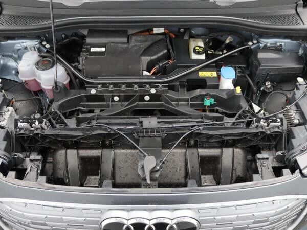 Audi Q4 e-tron 40 advanced / AR-HuD, Matrix, MMI-Navi