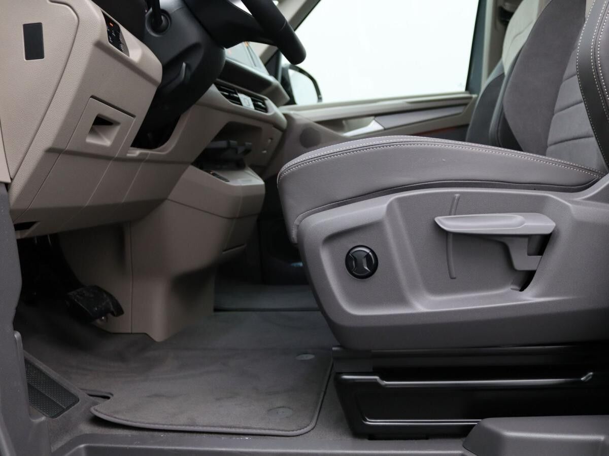 Volkswagen Multivan lang Edition DSG/ Pano, Standh,AHK, RFK