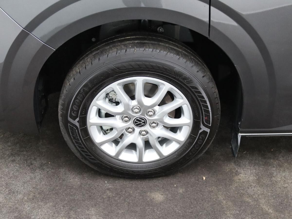 Volkswagen Caravelle Life / 9-Sitze, App, AHK, RFK, LED