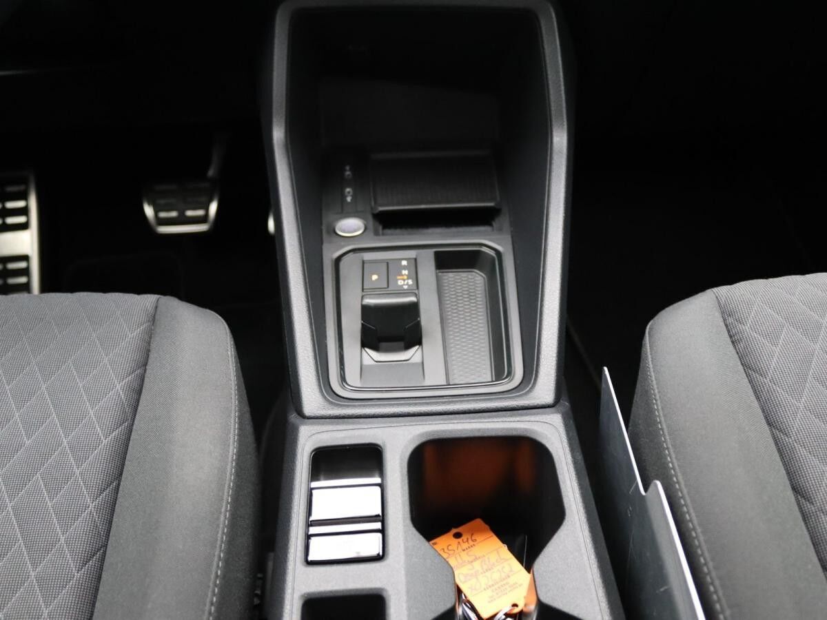 Volkswagen Caddy Kombi Dark Label 1.5 TSI DSG / Pano, LED