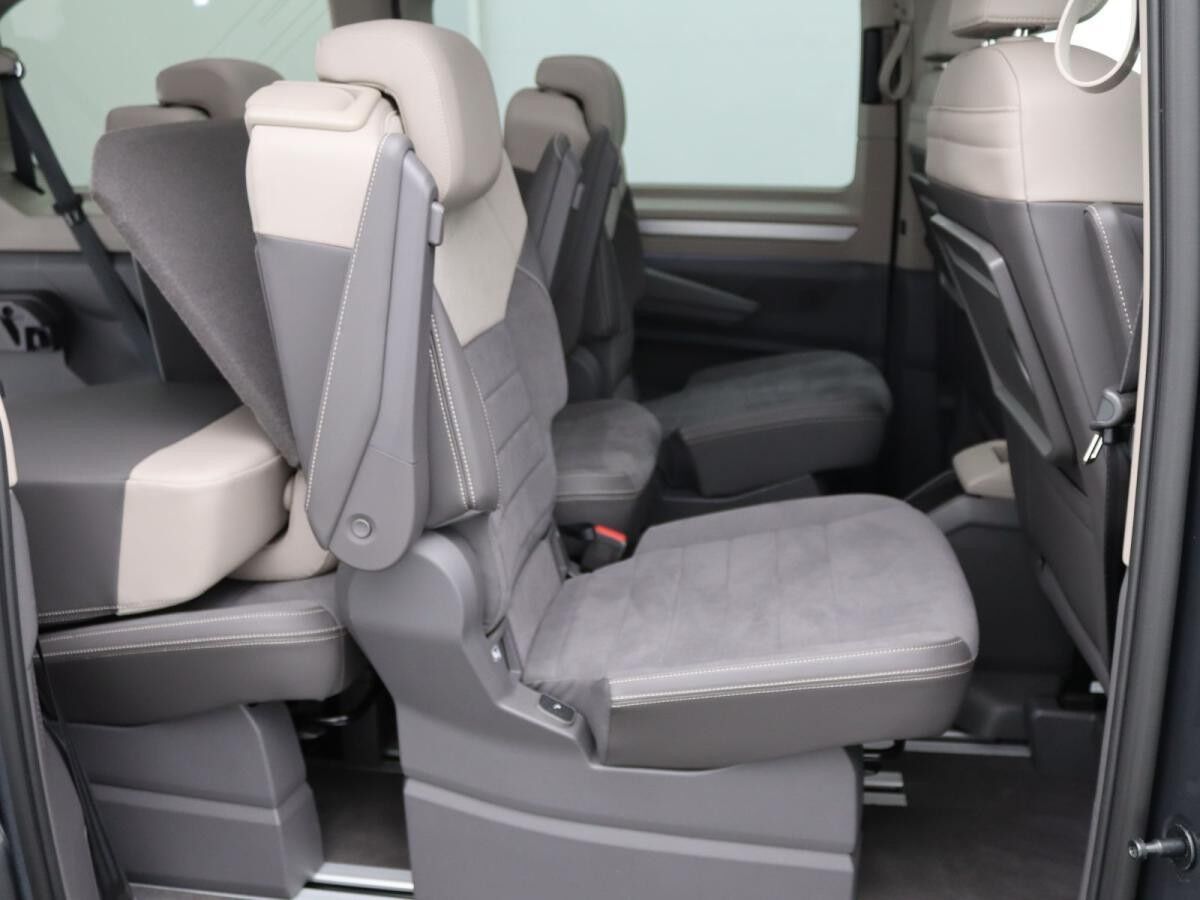 Volkswagen Multivan Lang Life DSG/ Pano, Standh, Matrix,AHK